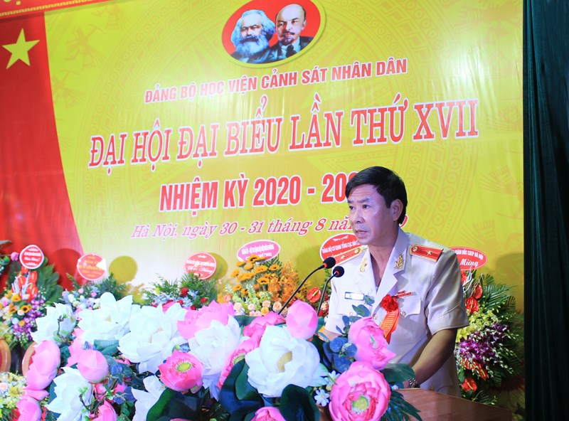 Thiếu tướng, GS.TS Trần Minh Hưởng, Bí thư Đảng ủy, Giám đốc Học viện CSND phát biểu tại Đại hội